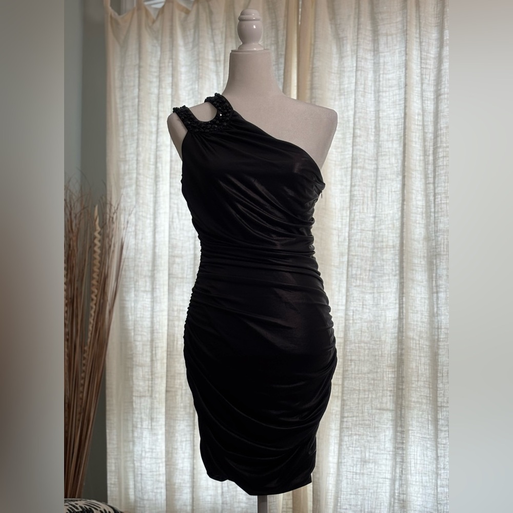 bebe One-Shoulder Black Ruched Cocktail Dress with Embellished Strap
